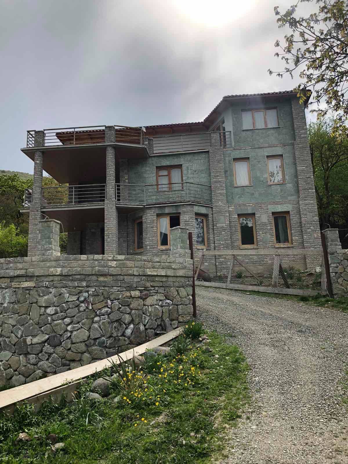სახლის ფასადები